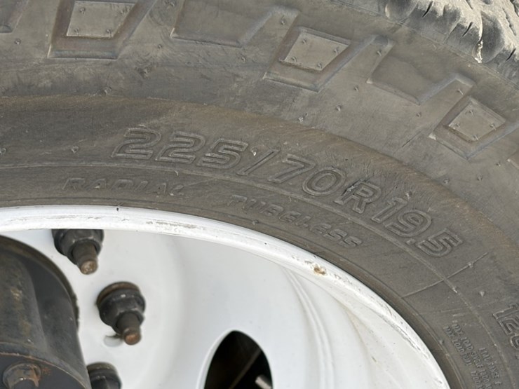 2017-ford-f550-image-18