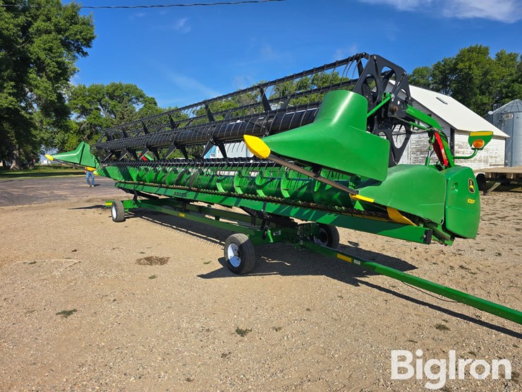 2015-john-deere-630f-image-1