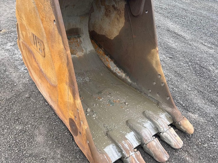 2023-john-deere-350-image-13