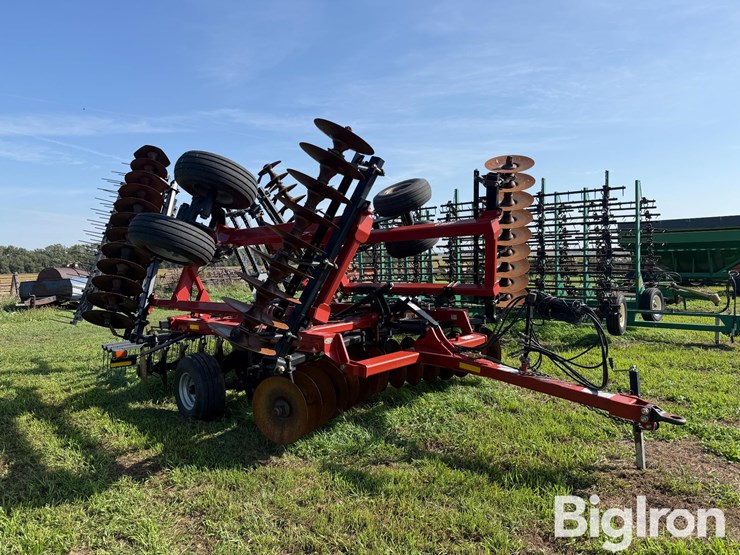 case-ih-370-image-3