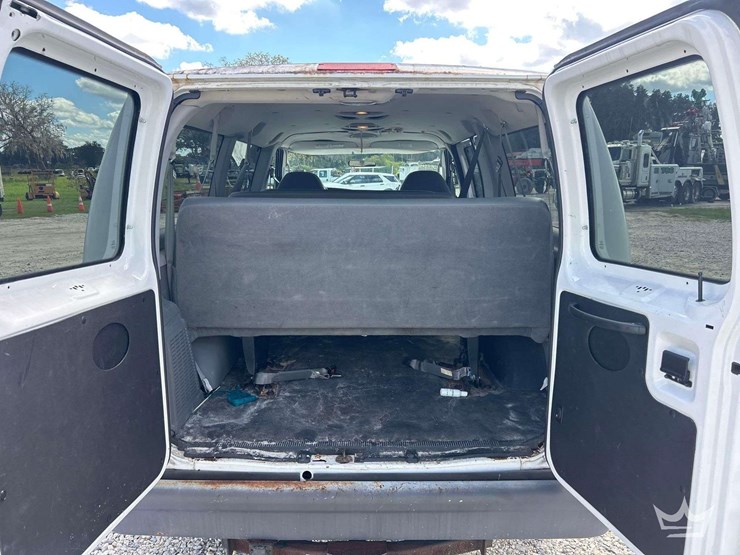 2007-ford-e-350-passenger-van-image-20
