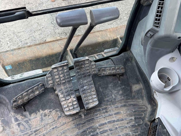 2019-deere-75g-image-26