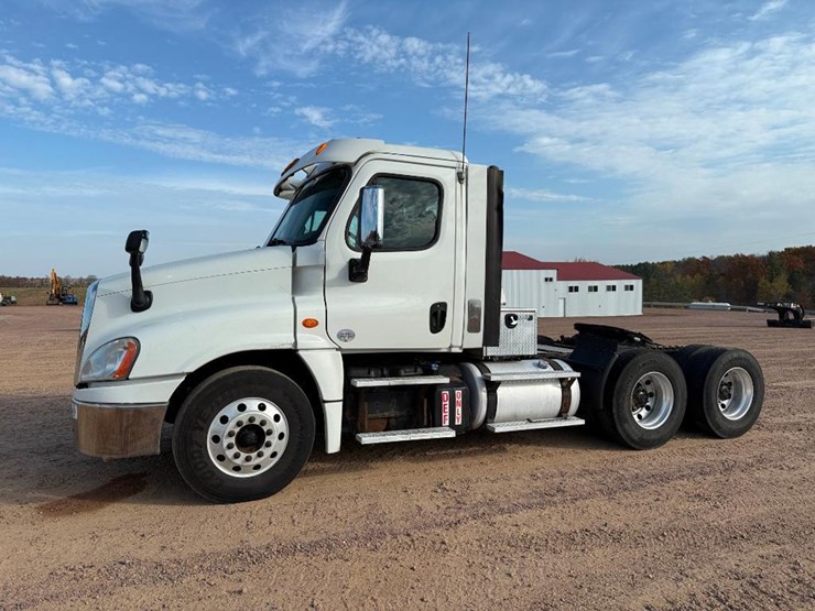 freightliner-cascadia-125-image-1
