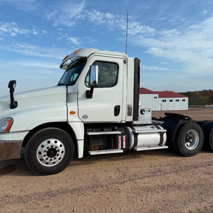 FREIGHTLINER CASCADIA 125