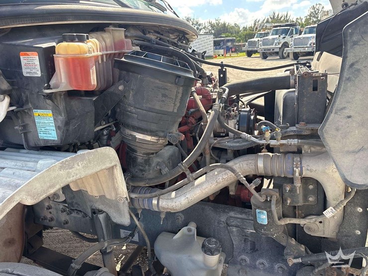 2018-freightliner-m2-106-petersen-tl3-lightning-loader-forestry-grapple-truck-image-9
