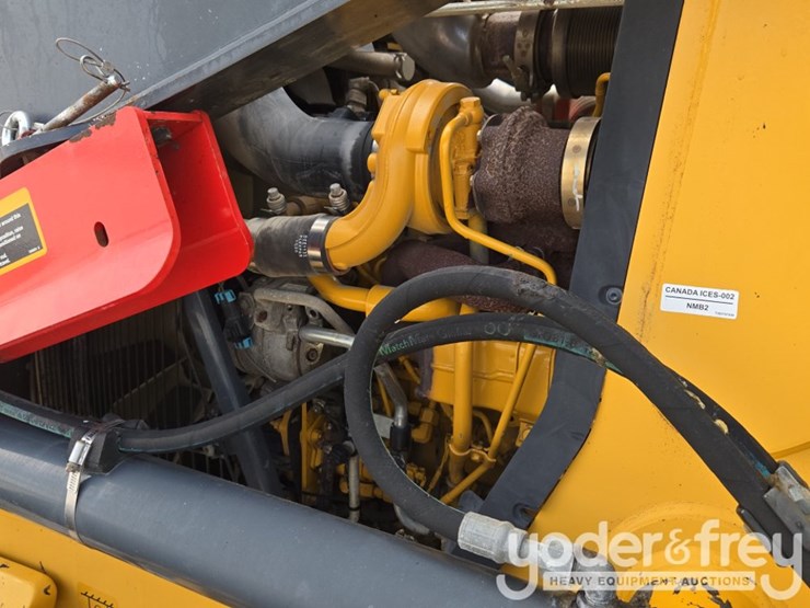 2020-deere-310sl-image-41
