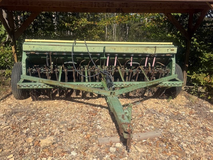 john-deere-8300-image-2