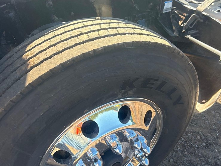 2018-kenworth-t300-image-36