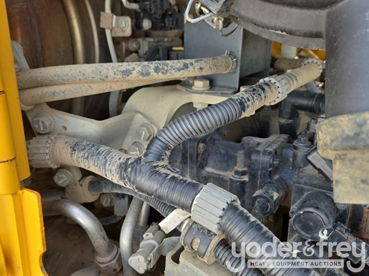 2023-komatsu-d61px-image-47