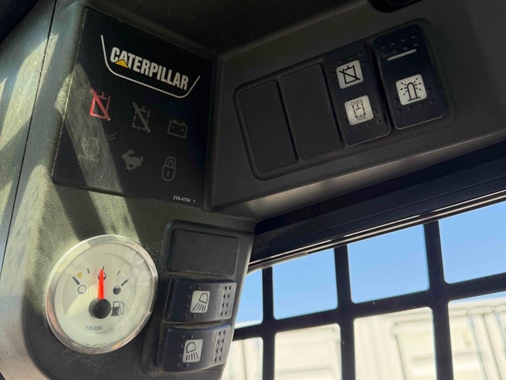2010-caterpillar-257b2-image-26