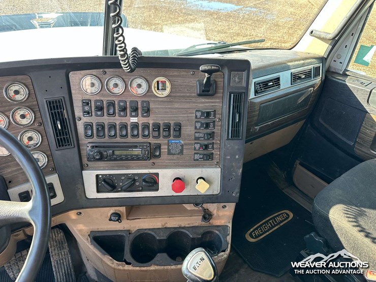 2012-freightliner-coronado-122-image-12