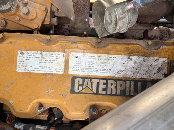 2004-caterpillar-938g-image-11