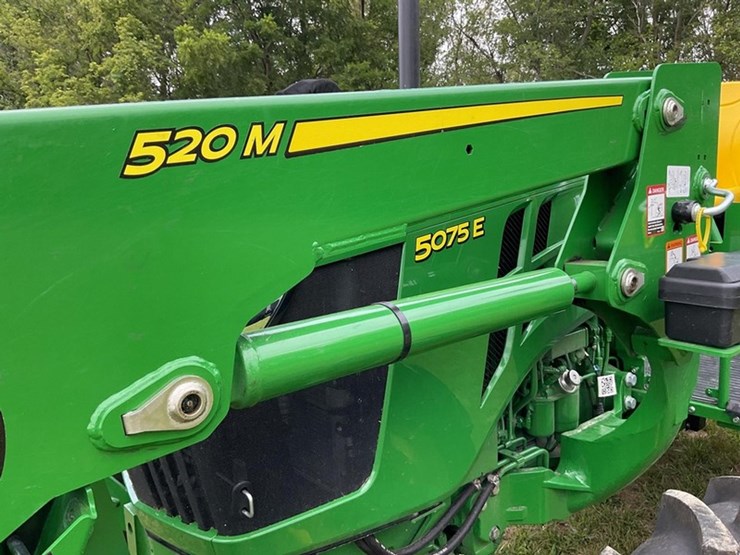 2025-john-deere-5075e-image-9