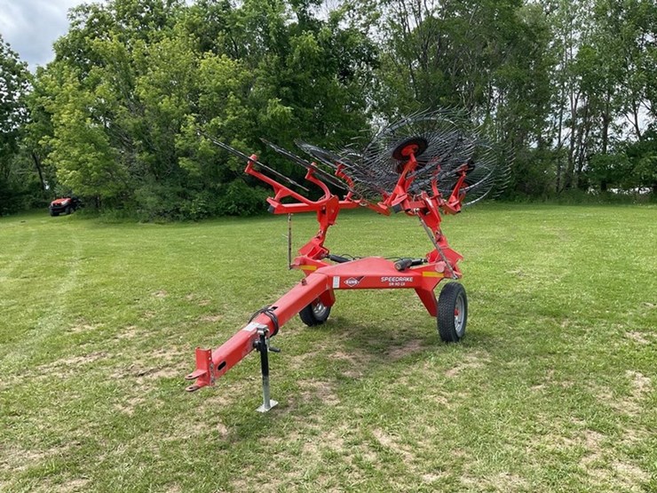 2014-kuhn-sr110-image-1