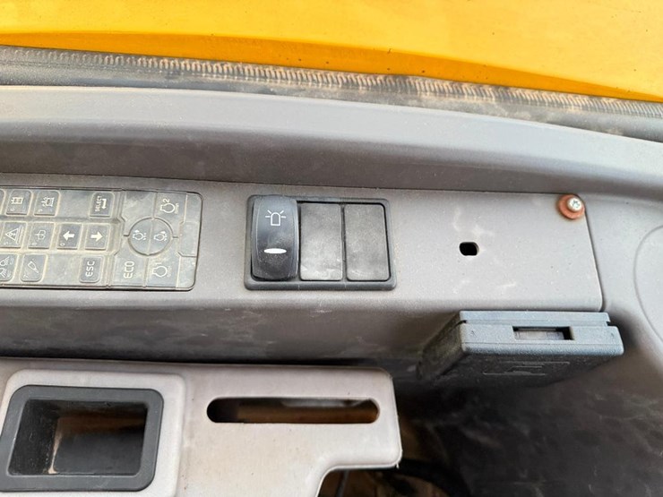 volvo-ecr40d-image-50