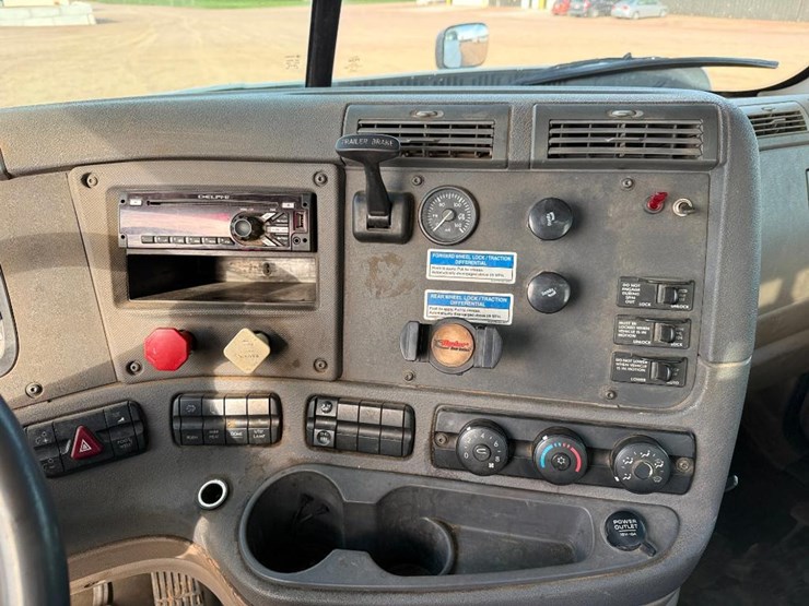 freightliner-cascadia-125-image-58