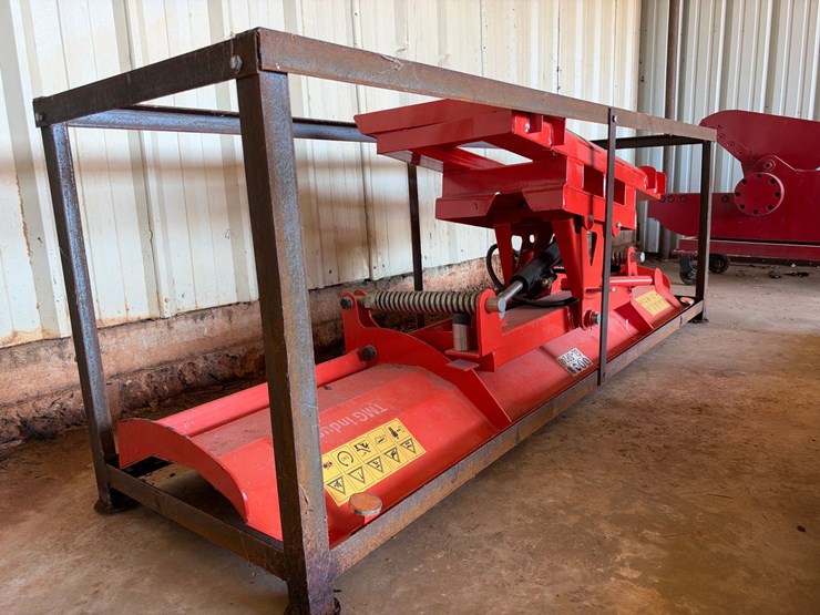 #125-•-tmg-industrial-gl-sp240-snow-blade-attachment-image-4