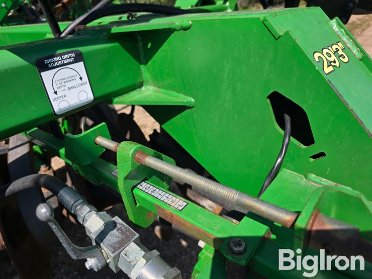 2005-john-deere-637-image-15
