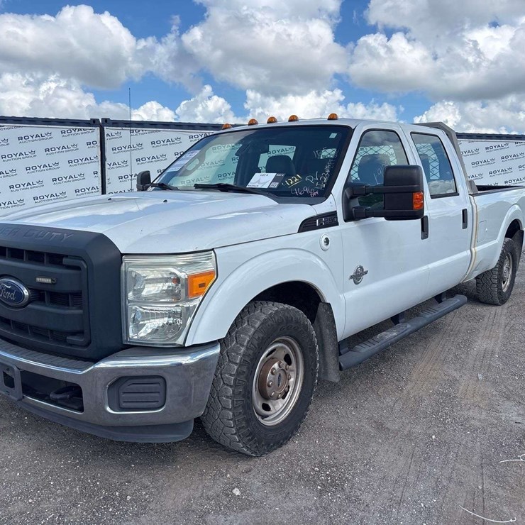 2016 Ford F-250 Crew Cab Pickup Truck