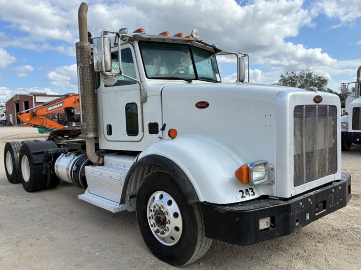 2016-peterbilt-367-image-3