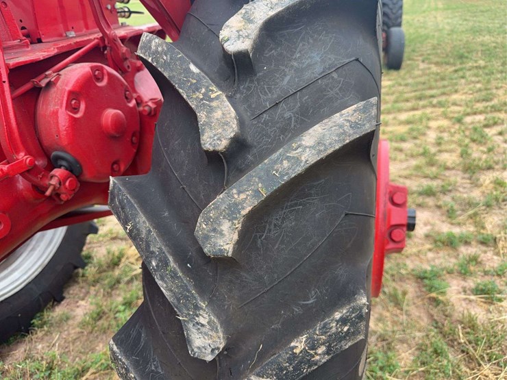 farmall-560-diesel-hi-clear-image-16