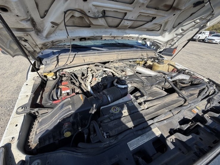 2011-ford-f350-image-13