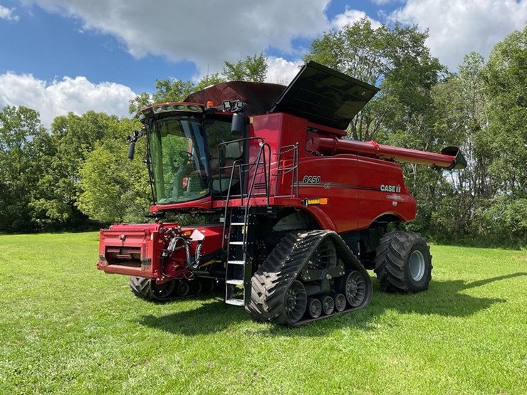 2022-case-ih-8250-image-1