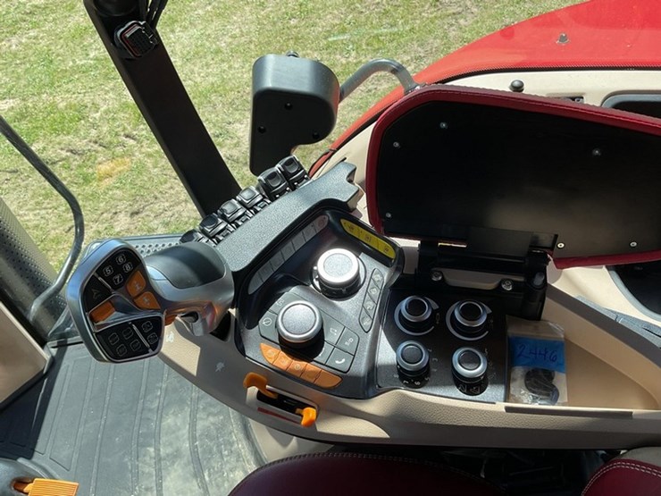 2022-case-ih-magnum-310-cvx-image-24