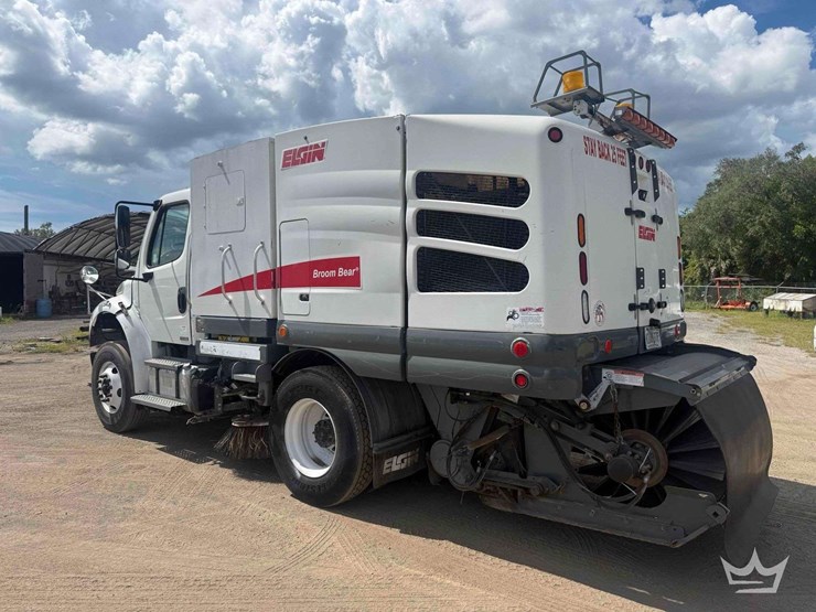 2018-freightliner-m2-elgin-broom-bear-4mh-street-sweeper-truck-image-4