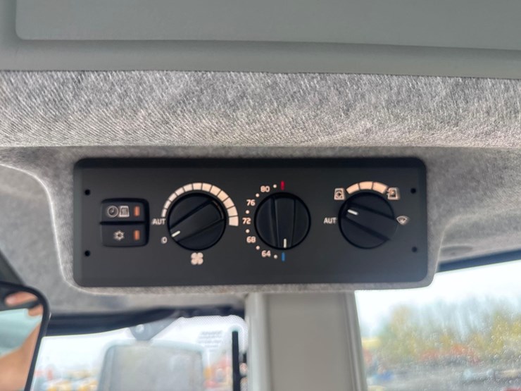 2024-volvo-l90h-image-40