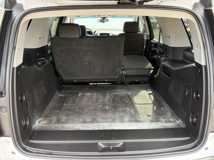 2016-chevrolet-tahoe-image-21