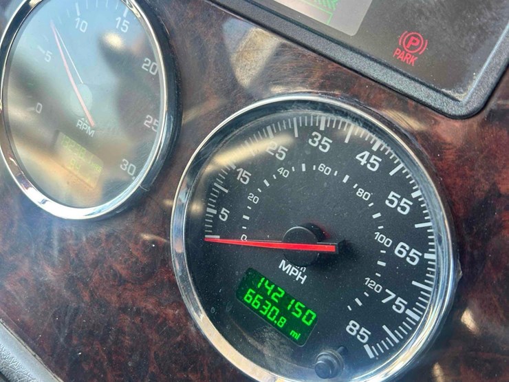 2018-kenworth-t300-image-52