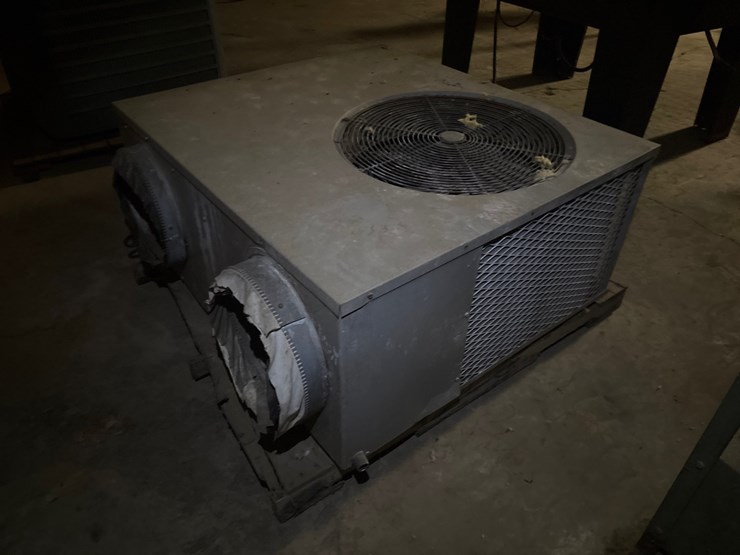 #172-•-carrier-50ym030310-packaged-air-conditioning-unit-image-4
