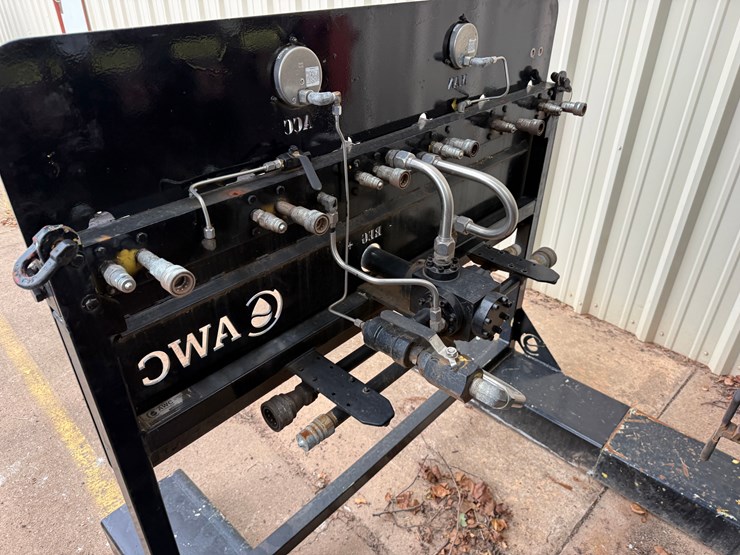 lot-w/-(3)-remote-5k-wp-accumulator--wireline-frac-valve-consoles-image-6
