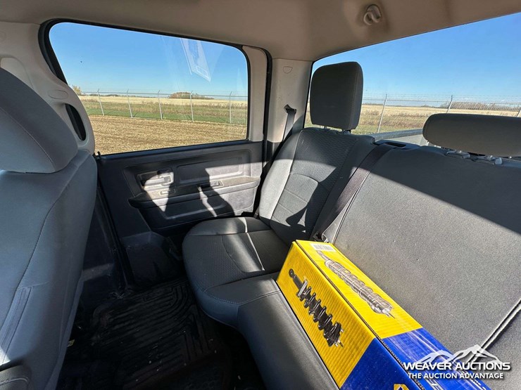 2016-dodge-1500-image-28