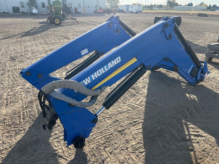 2014-new-holland-855tl-image-3