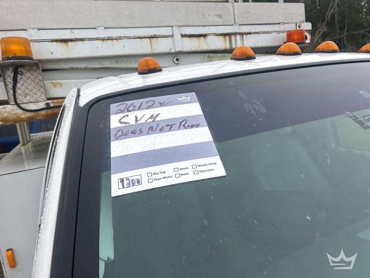 2012-ford-f-450-signalier-scissor-lift-truck-image-25