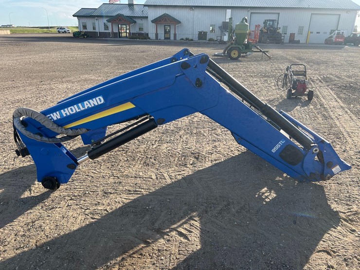 2014-new-holland-855tl-image-2