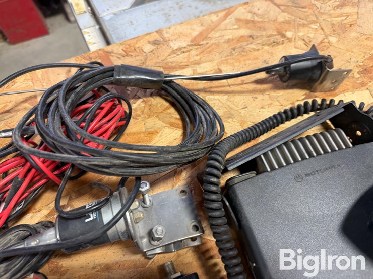 motorola-vhf-hiband-radios-image-17