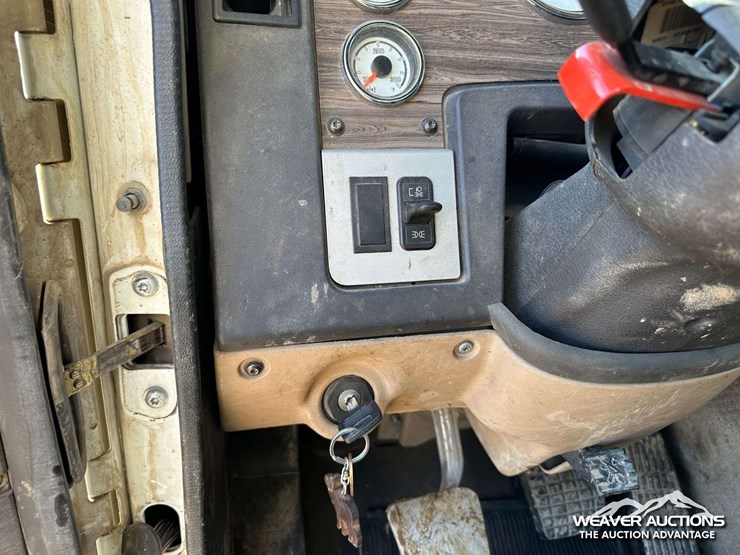 2012-freightliner-coronado-122-image-19