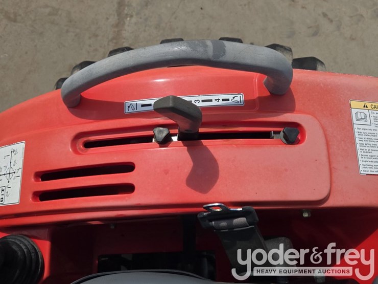 2010-massey-ferguson-1529-image-42
