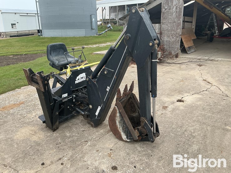 rhino-bh95-3-pt-backhoe-image-3
