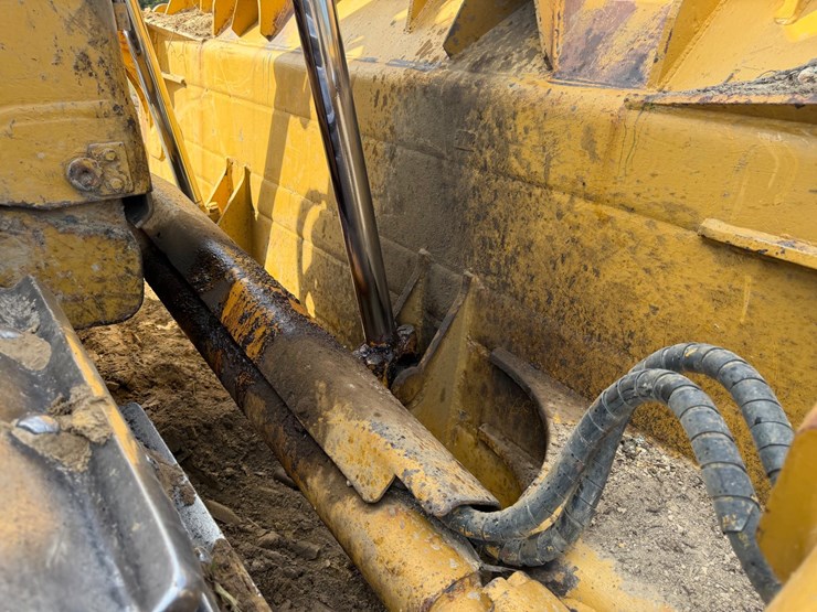 caterpillar-d8t-image-21