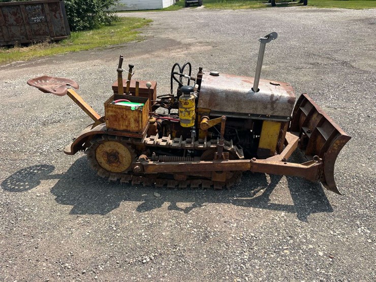 beetle-narrow-gage-trail-tractor-image-2