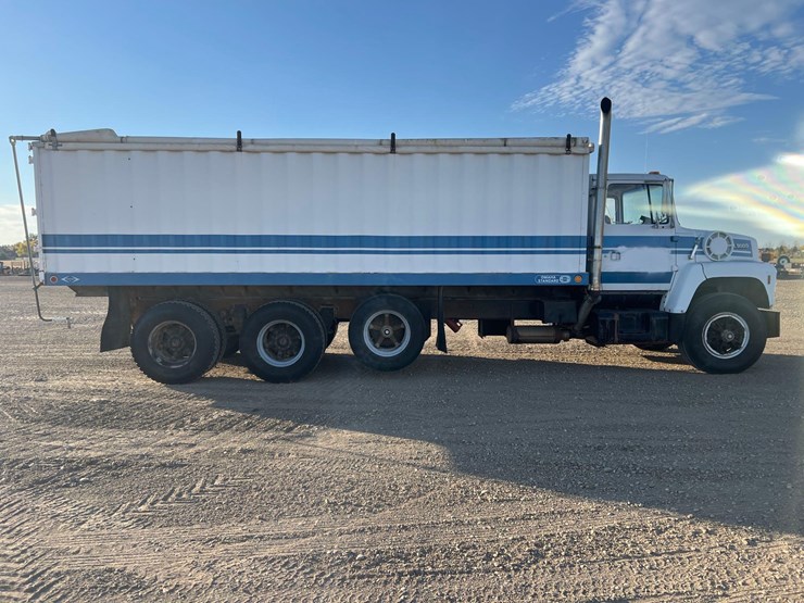 1991-ford-l9000-image-5