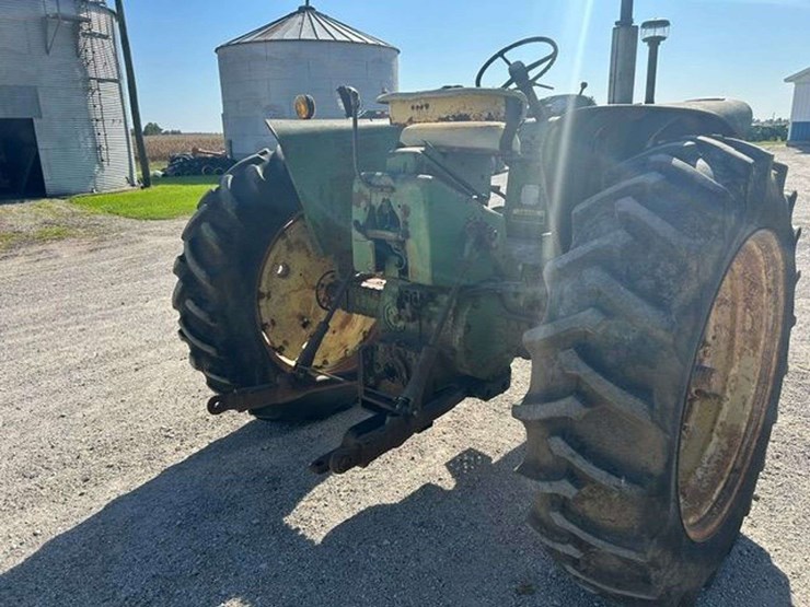 john-deere-4010-image-4