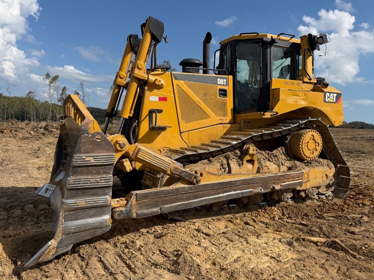 caterpillar-d8t-image-2