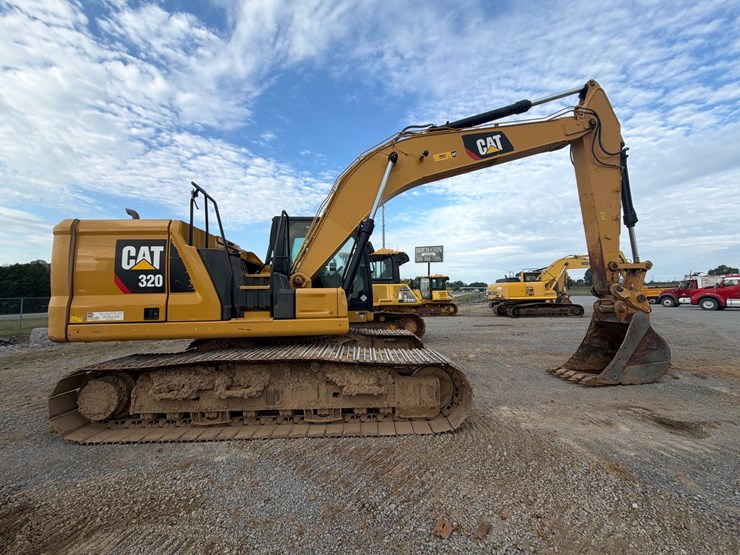 caterpillar-320-image-21