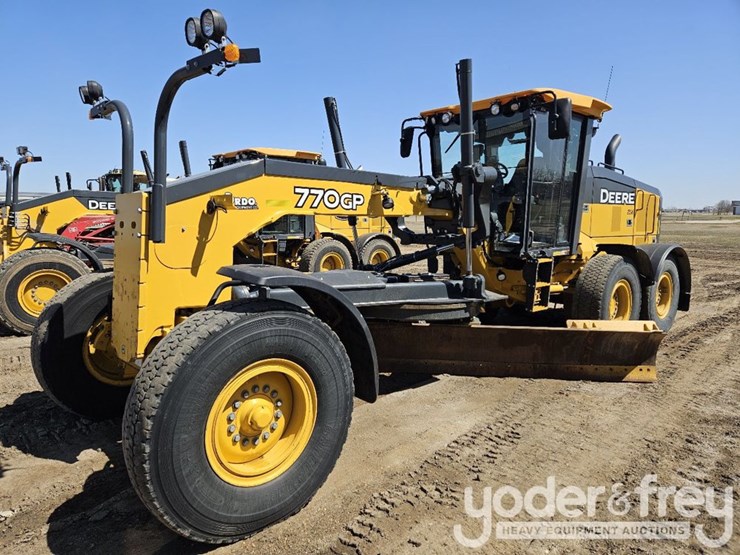 2020-deere-770gp-image-1