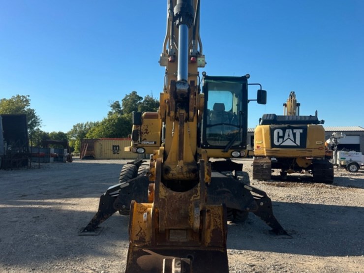 2012-caterpillar-m322d-image-2